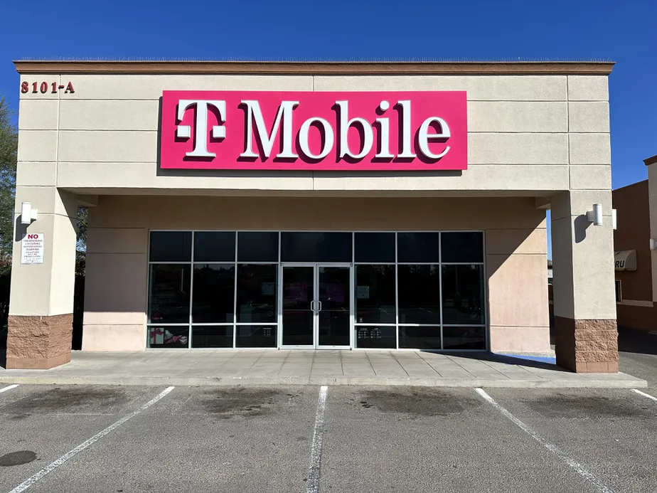 Exterior photo of T-Mobile Store at N Loop Dr & Yarbrough, El Paso, TX