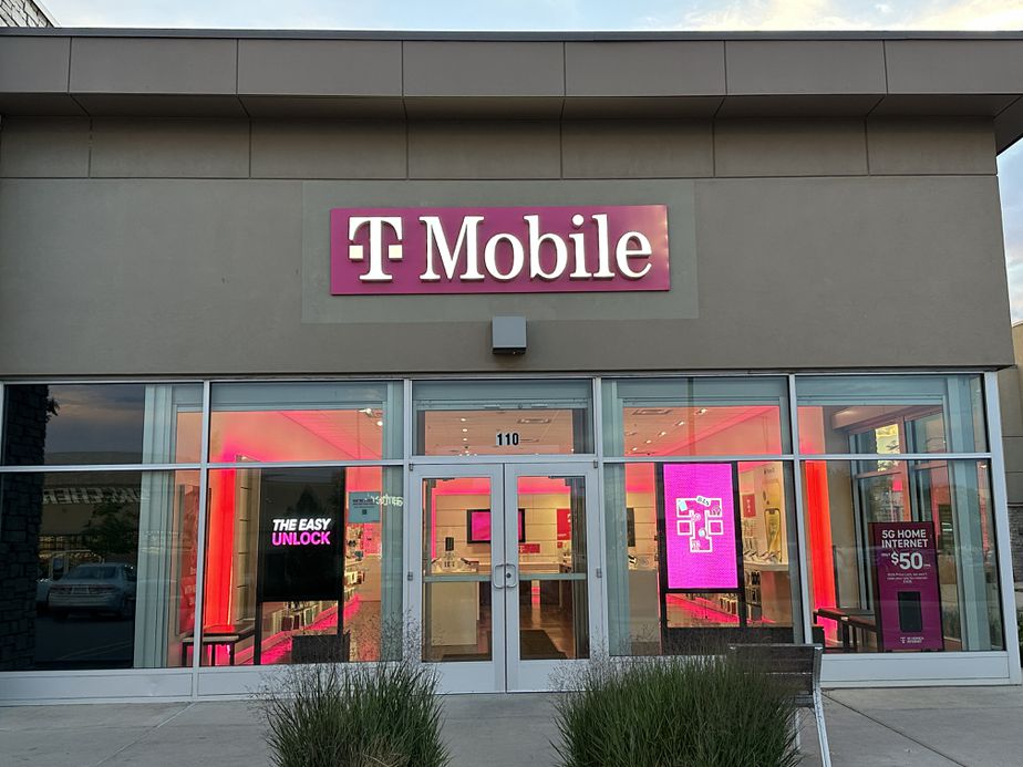 T-Mobile Foothills Mall