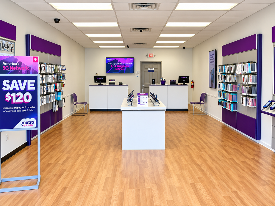 Metro by T-Mobile 425 Sigman Rd NW - 425 Sigman Rd NW 