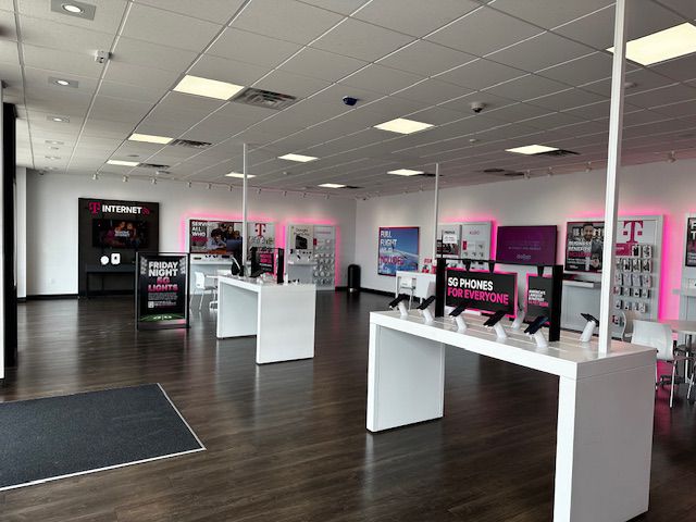Interior photo of T-Mobile Store at Clovis Retail Center, Clovis, NM