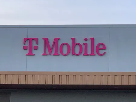  Exterior photo of T-Mobile Store at Stratford Ave & E Main St, Bridgeport, CT 