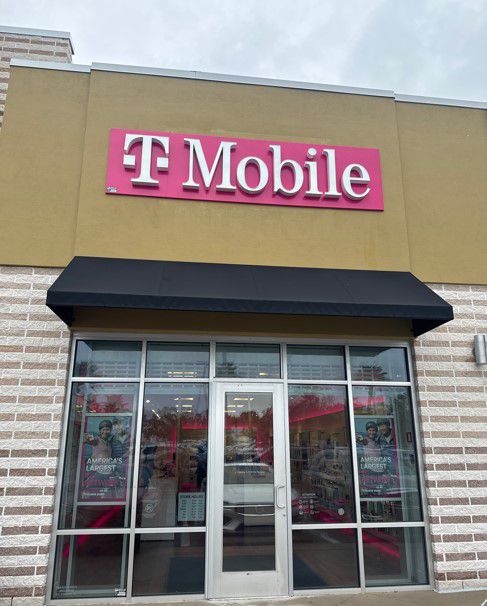 Exterior photo of T-Mobile Store at Riverside Ave & Jackson St, Jacksonville, FL