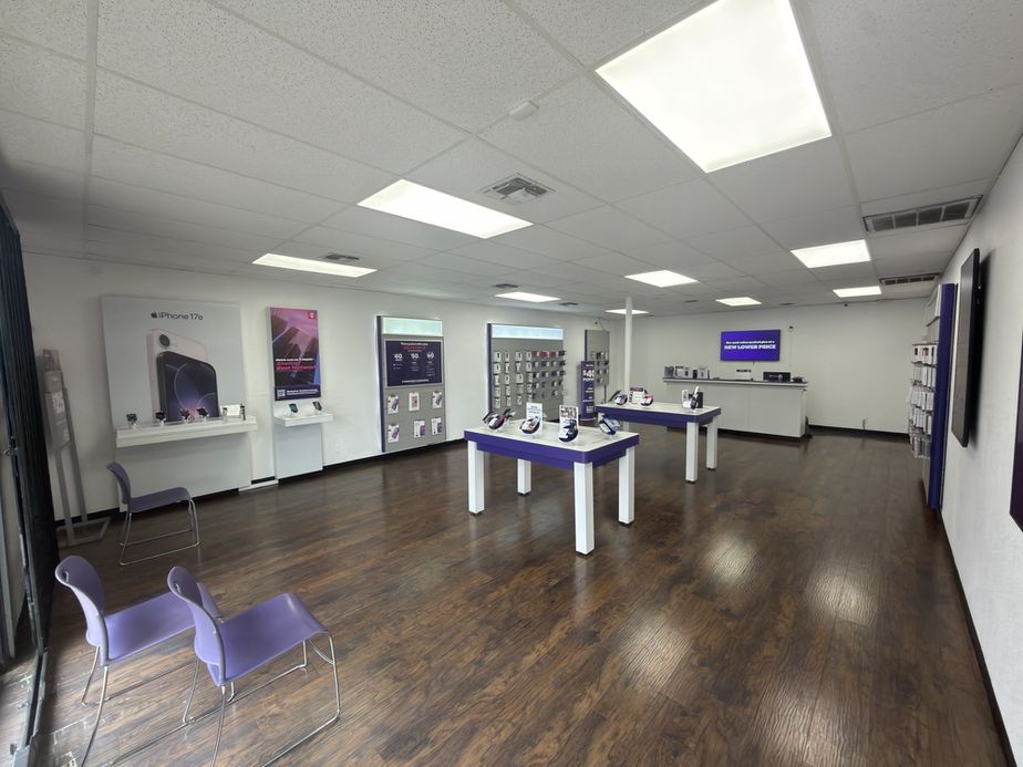 Metro by T-Mobile 6305 Wurzbach Rd - 6305 Wurzbach Rd 