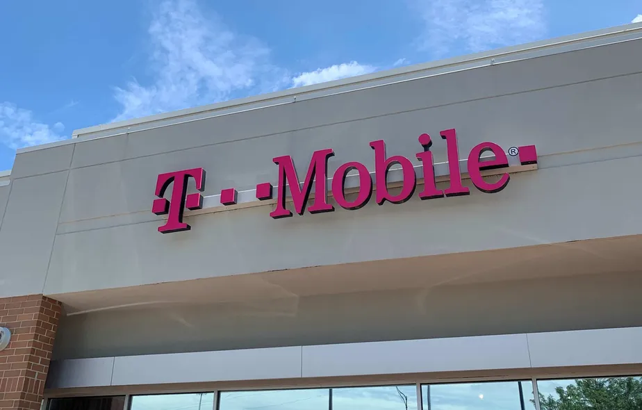 Exterior photo of T-Mobile store at Hanley & Folk, Maplewood, MO