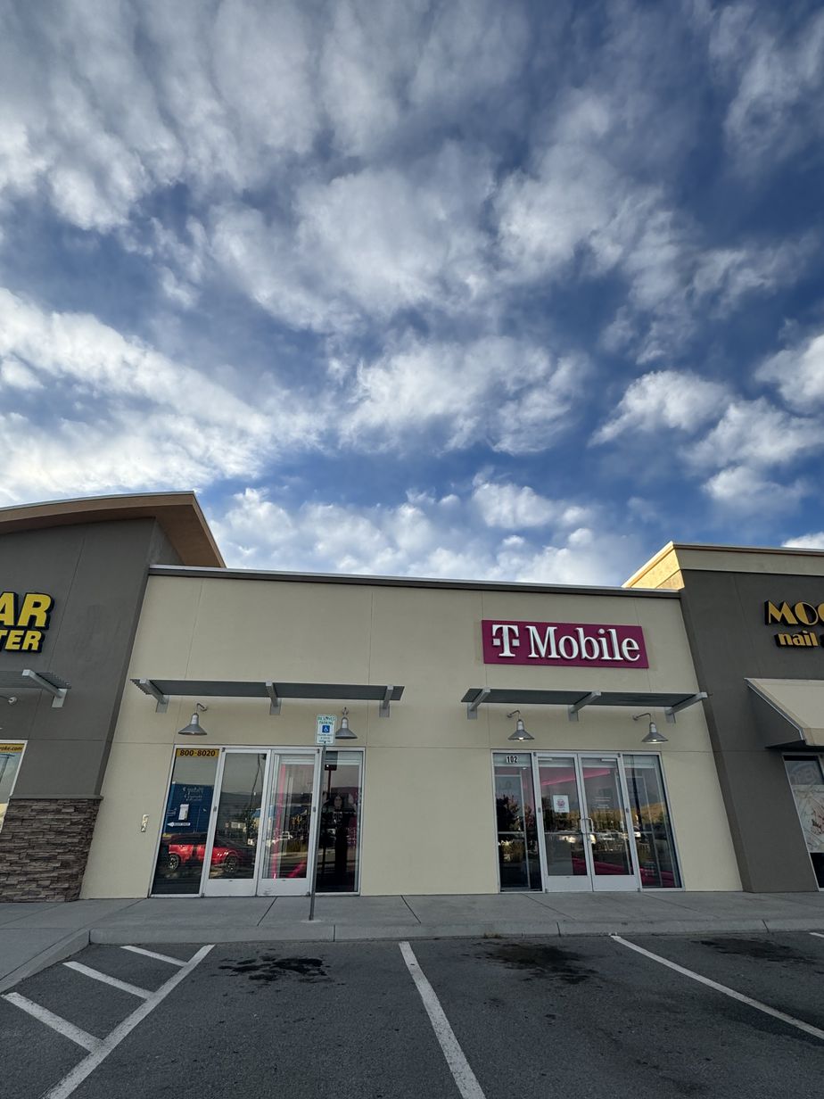 Exterior photo of T-Mobile Store at Lemmon Valley, Reno, NV