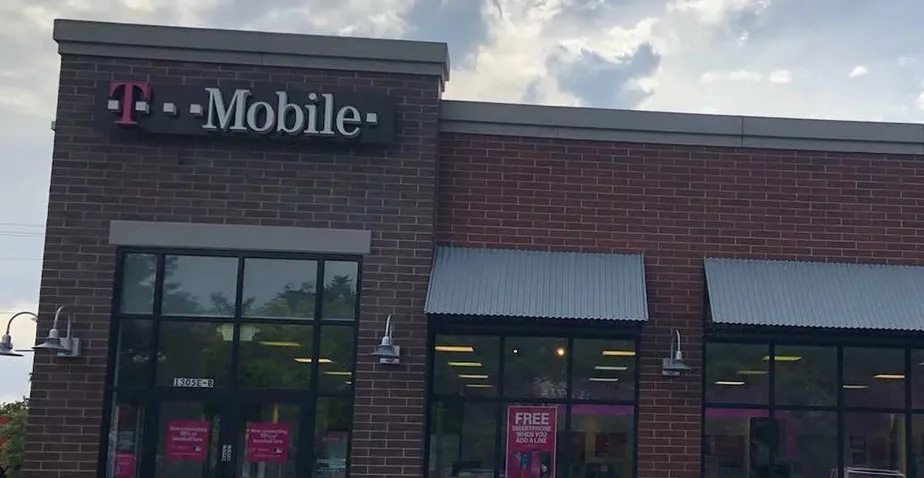 Exterior photo of T-Mobile store at 3205 S & Richmond, Salt Lake City, UT