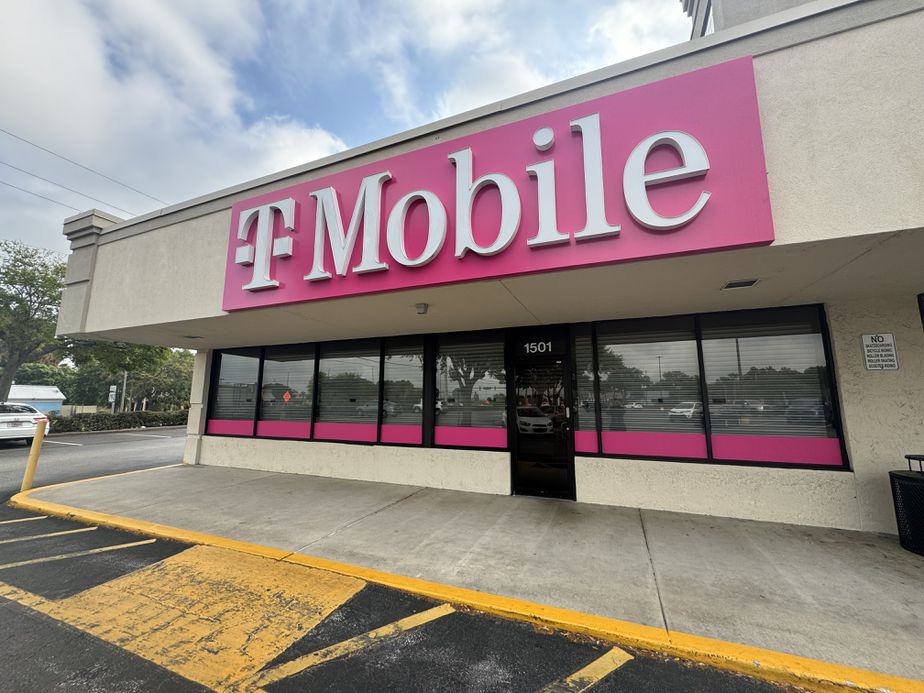 Exterior photo of T-Mobile Store at Shoppes at West Melbourne, West Melbourne, FL