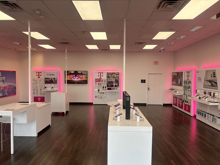 Interior photo of T-Mobile Store at S Olive St & Mallard Loop, Pine Bluff, AR