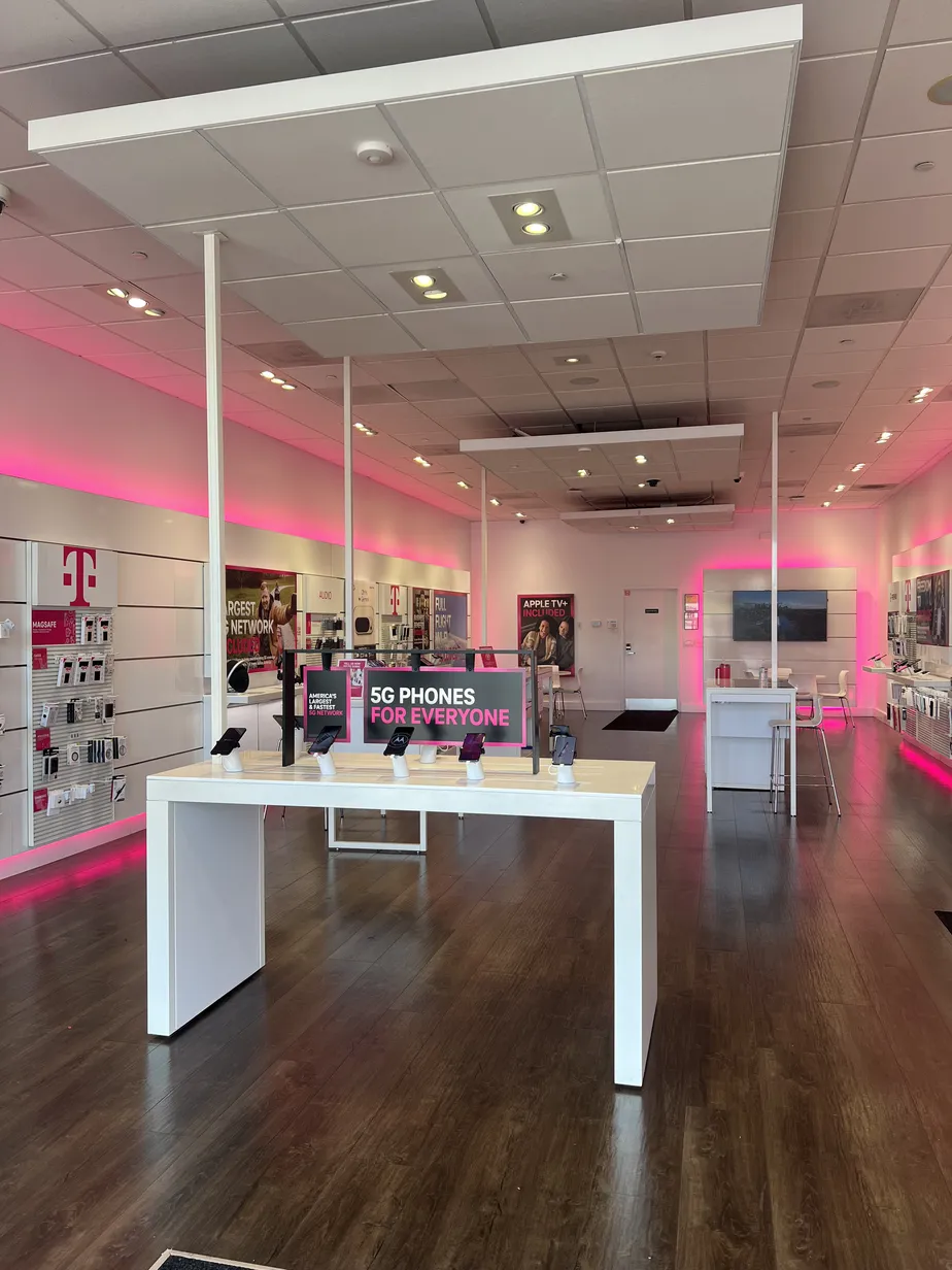  Interior photo of T-Mobile Store at Crosspoint Shopping Central, Hagerstown, MD 