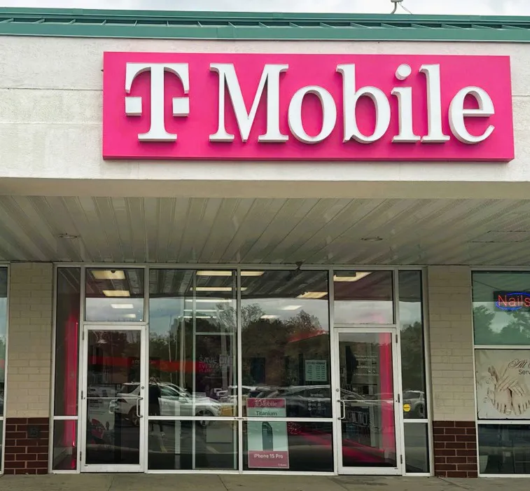  Exterior photo of T-Mobile Store at S Spg Garden St & Samuels Dr, Carlisle, PA 