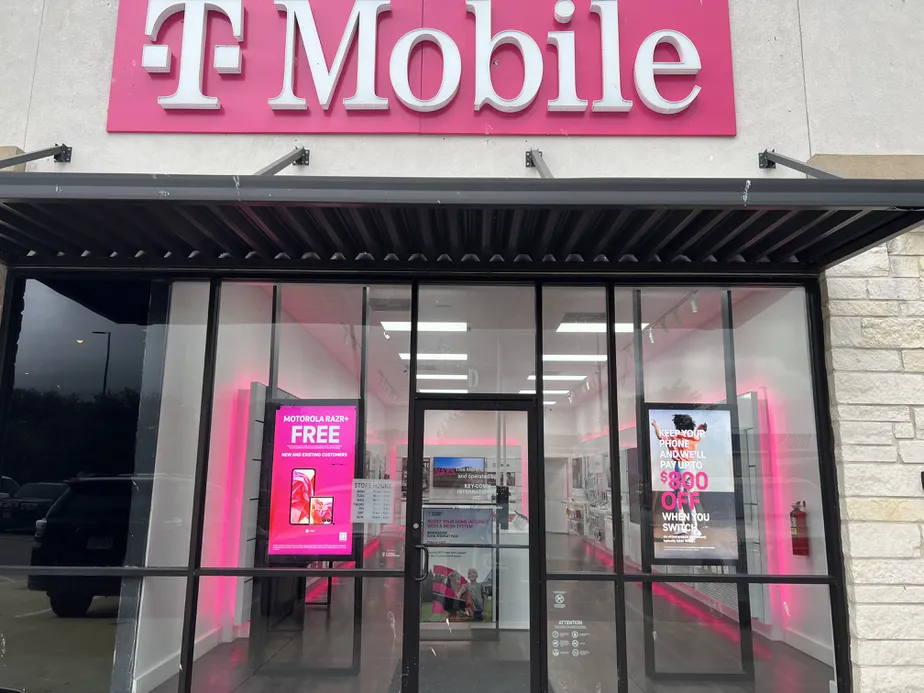  Exterior photo of T-Mobile Store at State Hwy 71 & W Hwy 159, La Grange, TX 