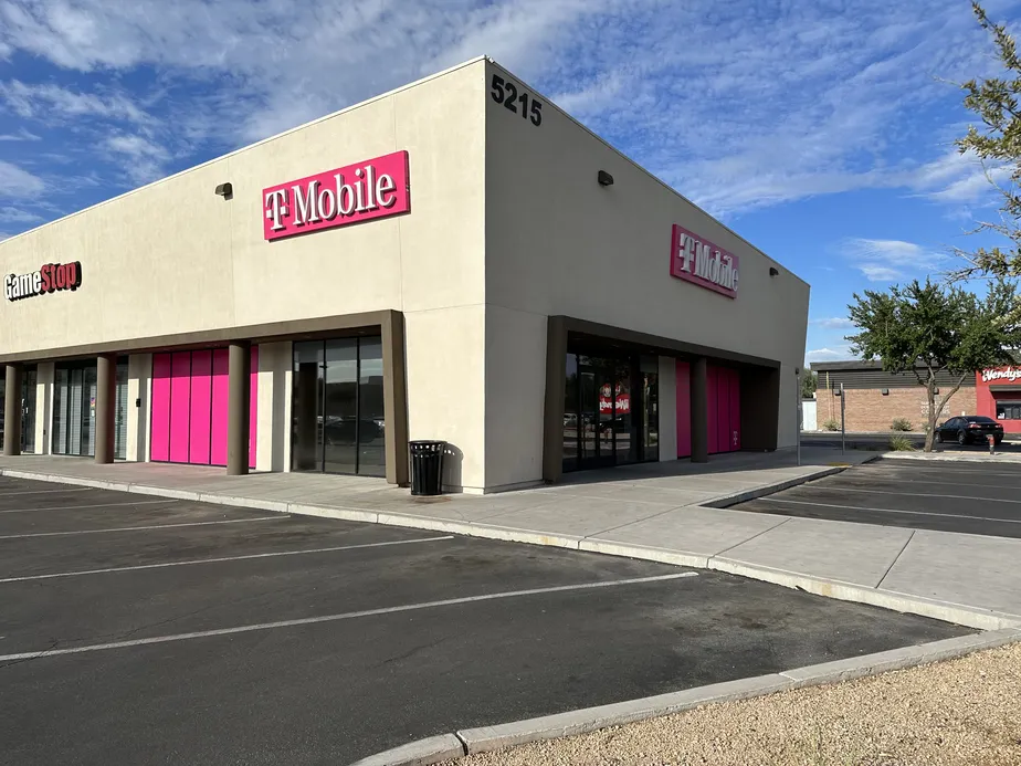 Exterior photo of T-Mobile Store at 51st Ave & Indian School, Phoenix, AZ