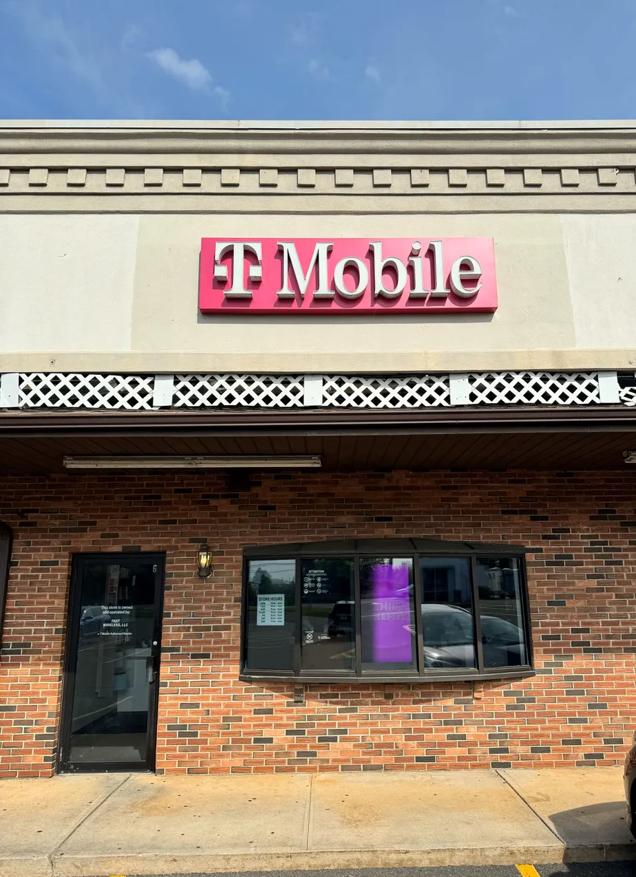  Exterior photo of T-Mobile Store at Prospect Hill Rd & Bridge St, East Windsor, CT 