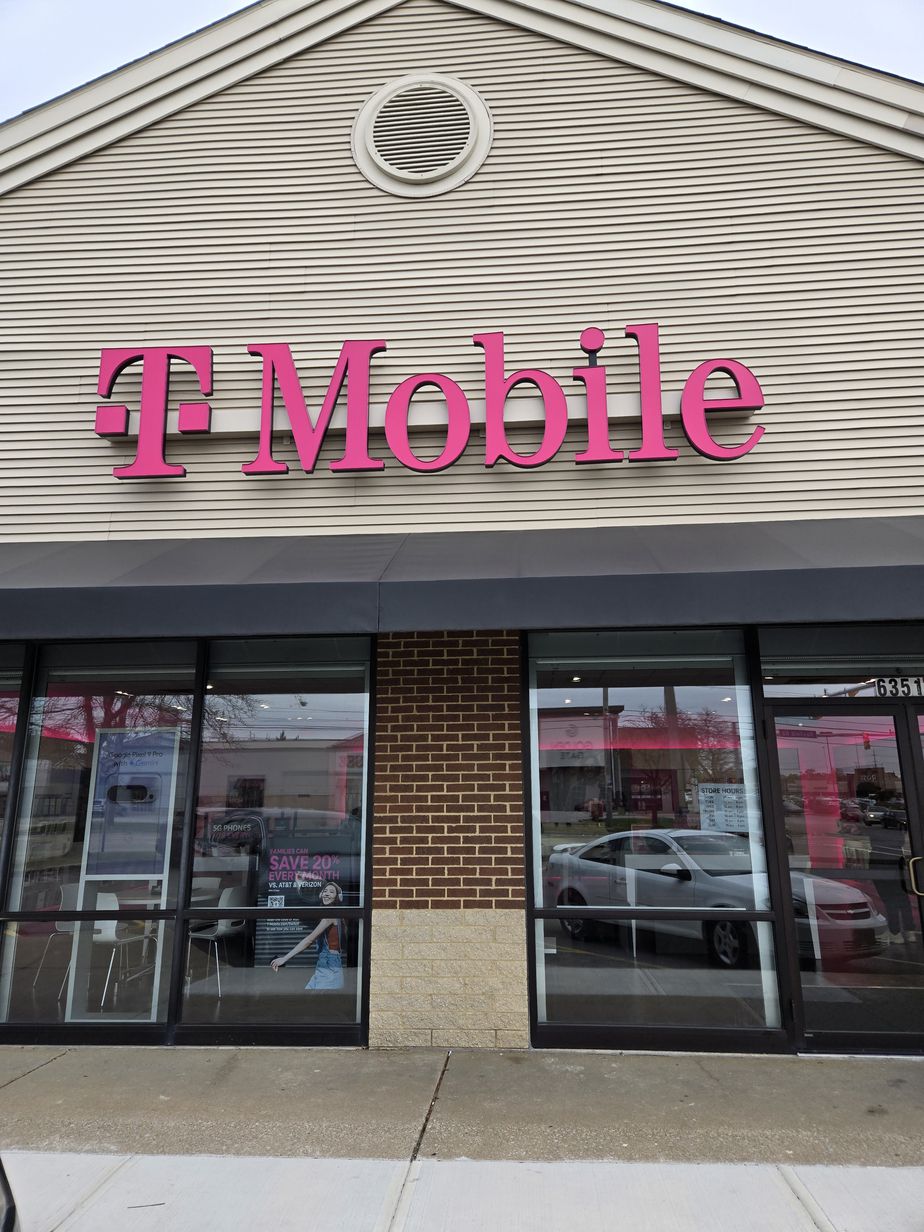 Exterior photo of T-Mobile Store at Mayfield Rd & Golden Gate Blvd, Mayfield Heights, OH