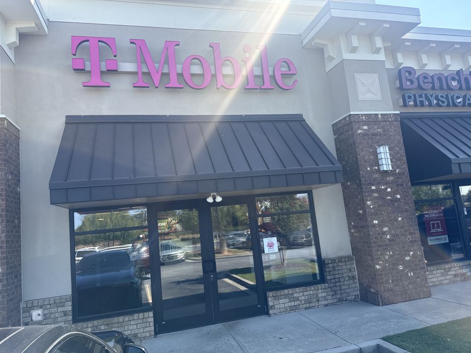 Exterior photo of T-Mobile Store at Market Place at Locust Grove, Locust Grove, GA