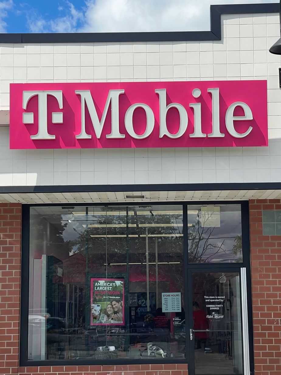 Exterior photo of T-Mobile Store at Clifton Lakeview Shopping Ctr, Clifton, NJ