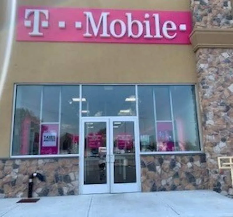 Exterior photo of T-Mobile store at Shore Pkwy & Bay Pkwy, Brooklyn, NY