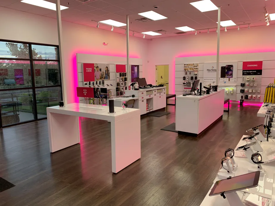  Interior photo of T-Mobile Store at Forty Foot Rd & Clemens Rd, Hatfield, PA 