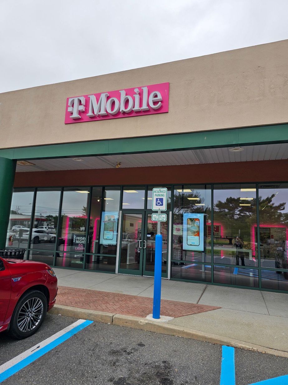 Exterior photo of T-Mobile Store at Route 9 & Bethel Rd, Somers Point, NJ