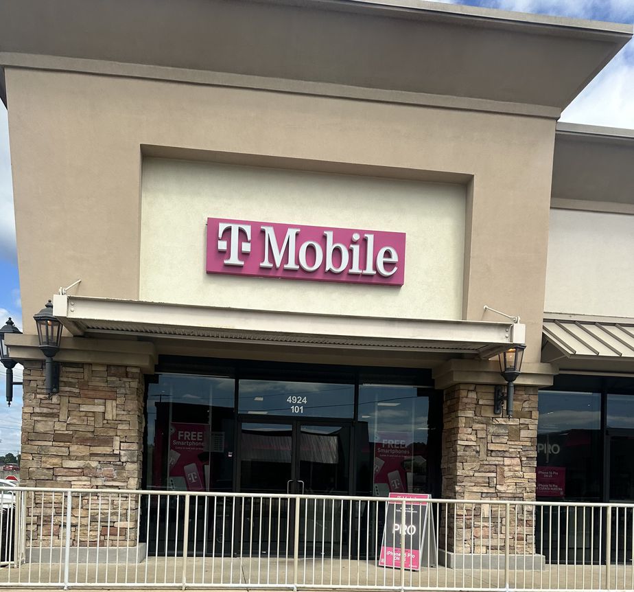 Exterior photo of T-Mobile Store at E Frontage Rd & Old Square Rd, Jackson, MS