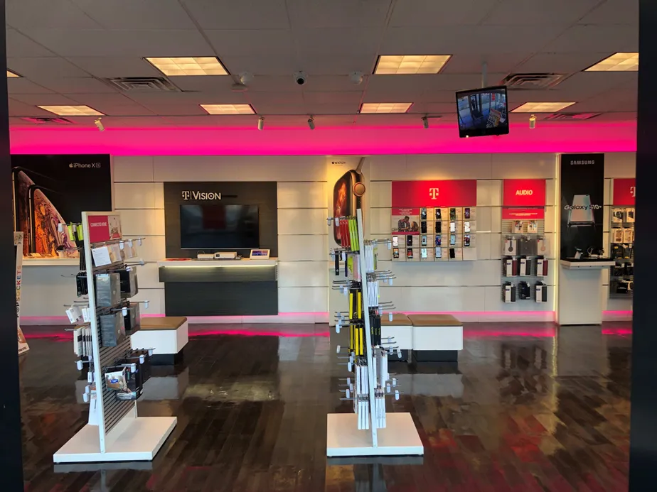 Interior photo of T-Mobile Store at West Fullerton & West Pulaski, Chicago, IL
