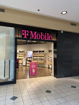 iPhone 15 at T-Mobile Willow Grove Park Willow Grove, PA