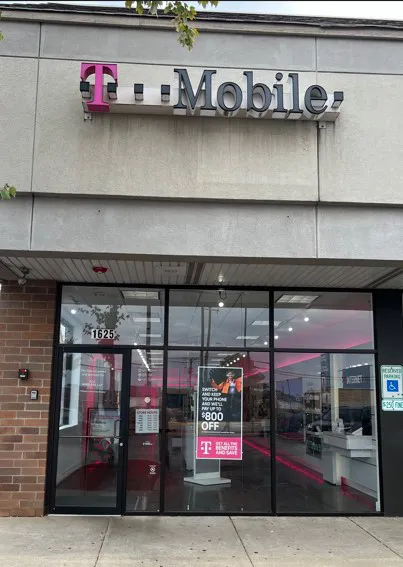  Exterior photo of T-Mobile Store at Irving Park & N Barrington, Hanover Park, IL 