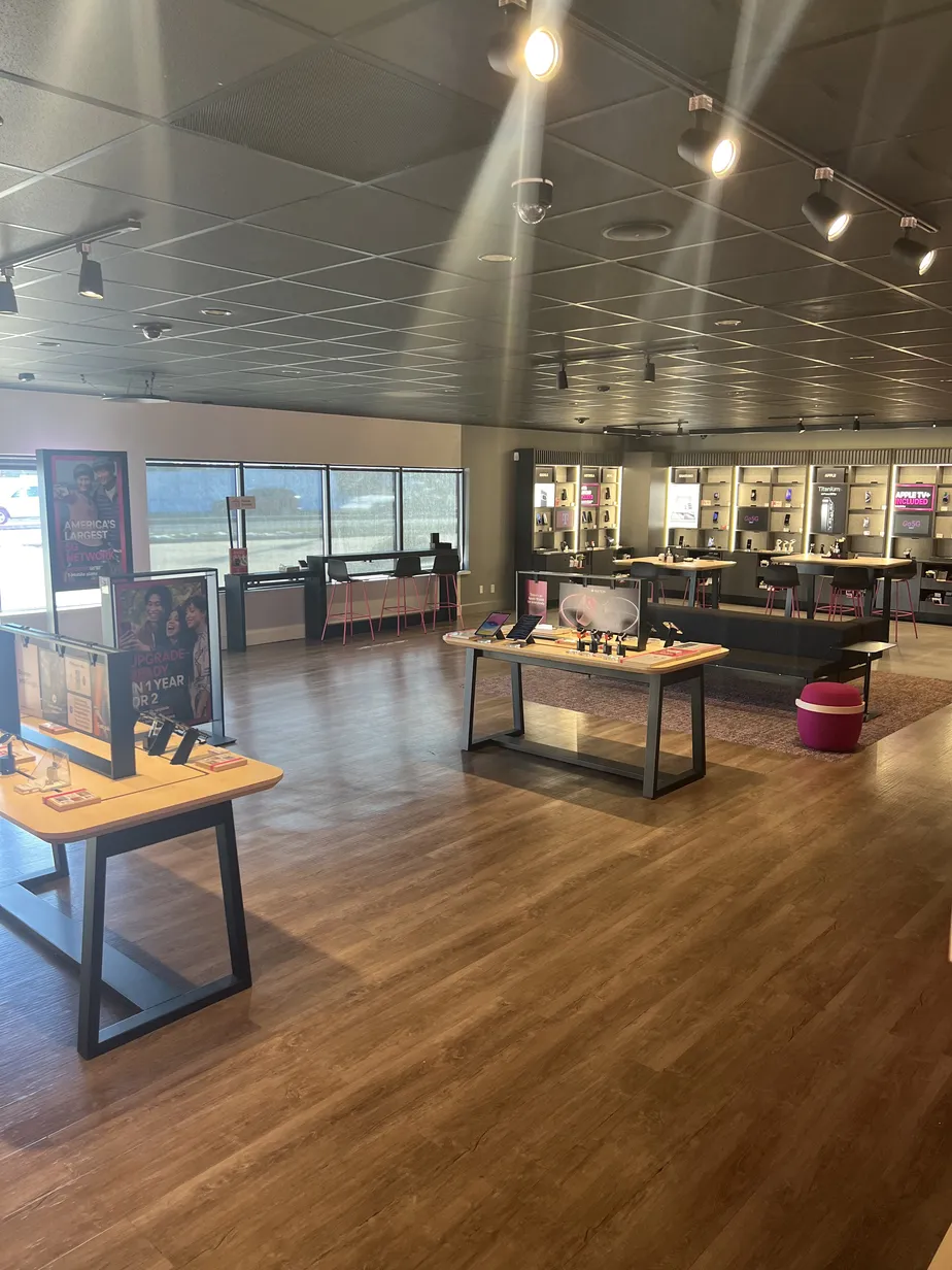  Interior photo of T-Mobile Store at Maugans Avenue, Hagerstown, MD 
