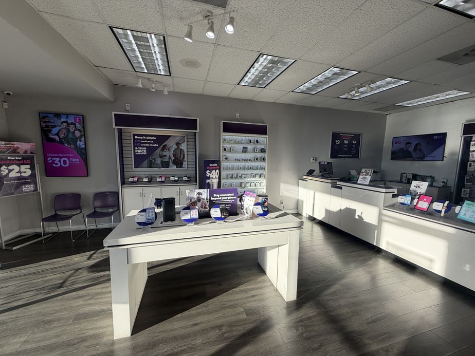 Metro by T-Mobile 8246 De Soto Ave - 8246 De Soto Ave 