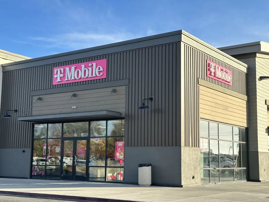Exterior photo of T-Mobile Store at S Mercey Springs Rd & E Pacheco Blvd, Los Banos, CA