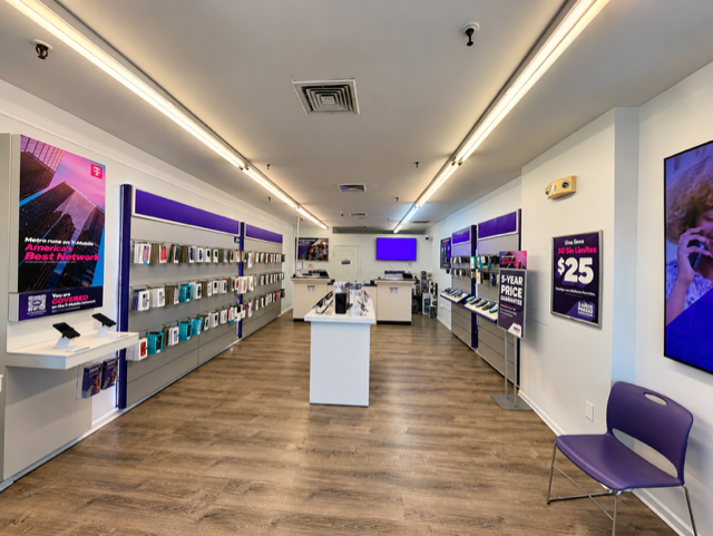 Metro by T-Mobile 441 Jefferson Davis Hwy - 441 Jefferson Davis Hwy 