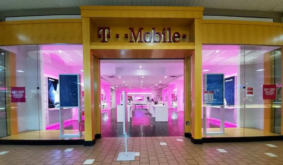 Foto del exterior de la tienda T-Mobile en Laurel Mall 3, Hazleton, PA