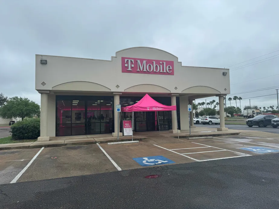 Exterior photo of T-Mobile Store at Town Center, Weslaco, TX 