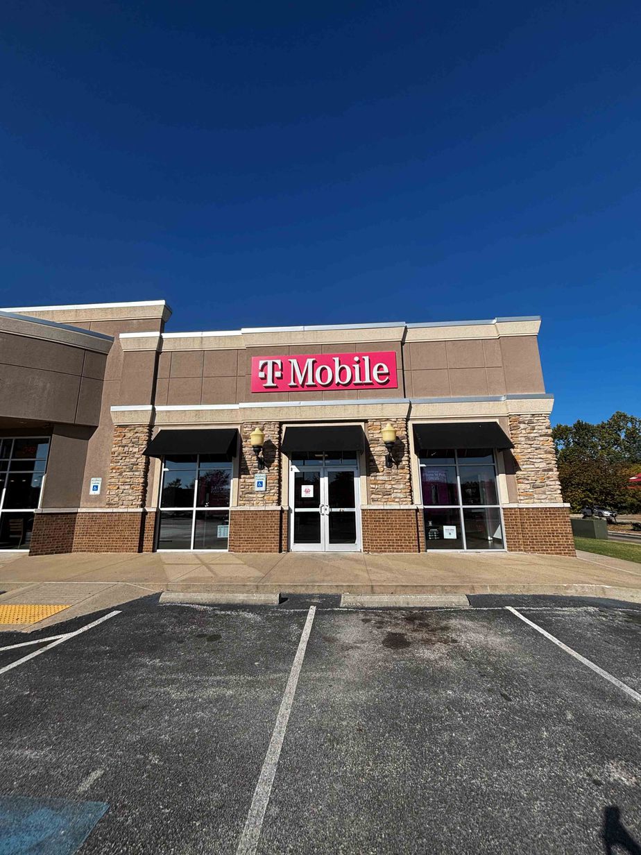 Exterior photo of T-Mobile Store at Promenade & Rife Medical, Rogers, AR