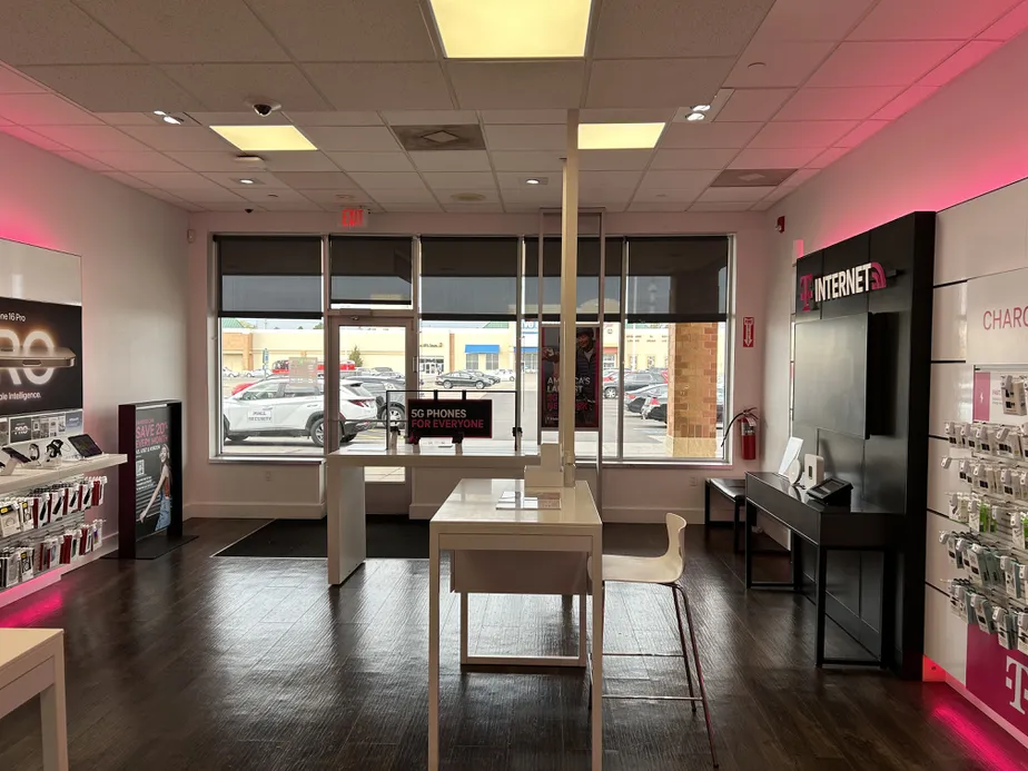  Interior photo of T-Mobile Store at Frandor Shopping Center, Lansing, MI 