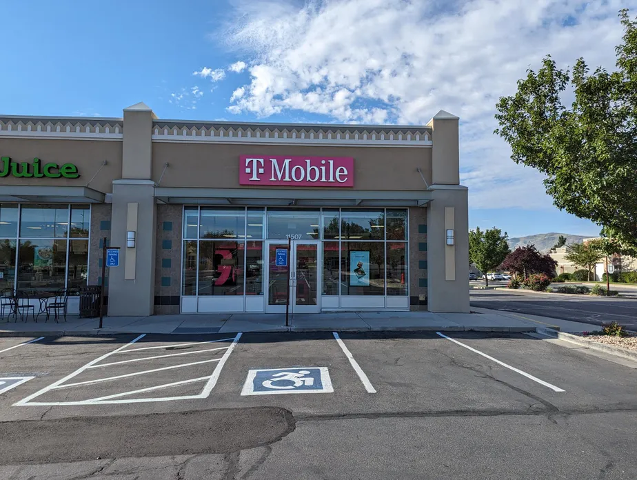  Exterior photo of T-Mobile Store at The District, South Jordan, UT 