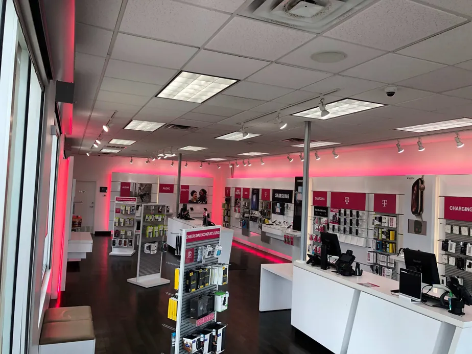 Interior photo of T-Mobile Store at Missouri Ave N & Rosery Rd NW, Largo, FL