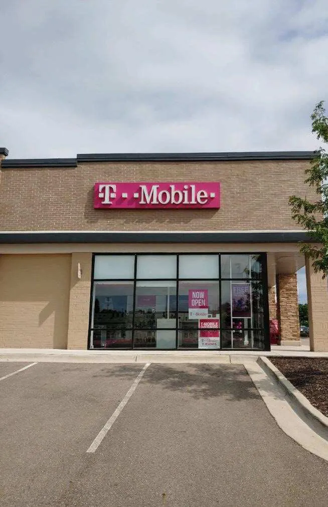 Exterior photo of T-Mobile store at N Maple Rd & Jackson Ave, Ann Arbor, MI