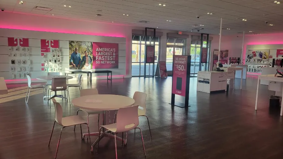  Interior photo of T-Mobile Store at 9th Ave North & 18th St N, Bessemer, AL 