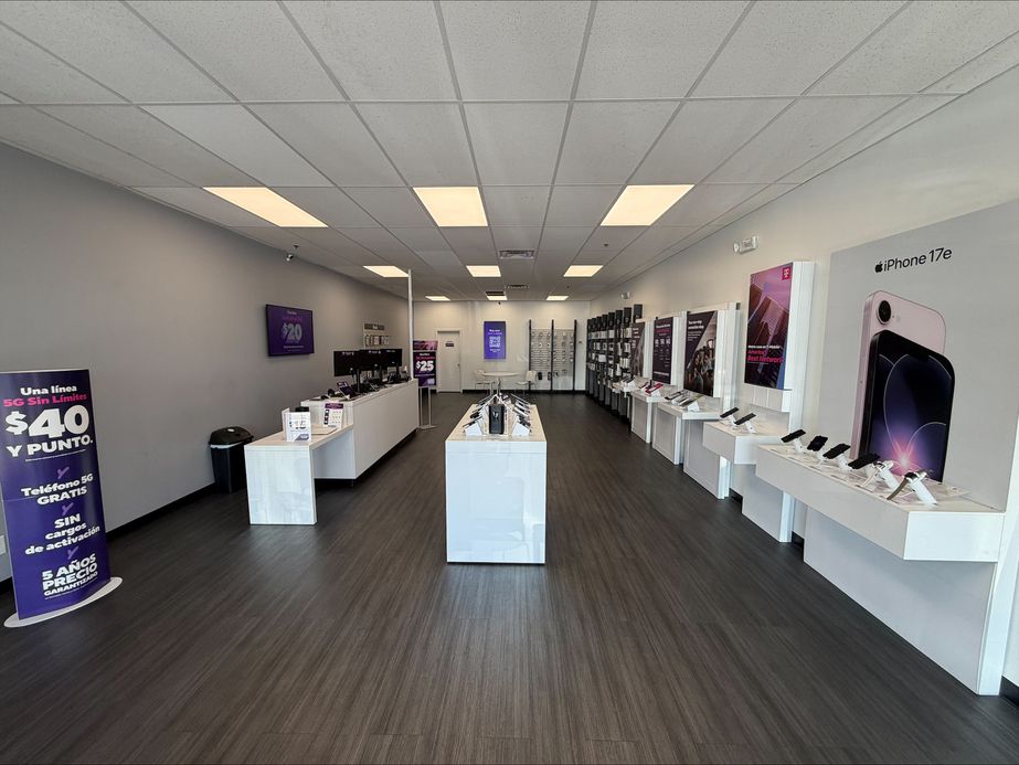 Metro by T-Mobile 6544 W Thomas Rd, - 6544 W Thomas Rd, 