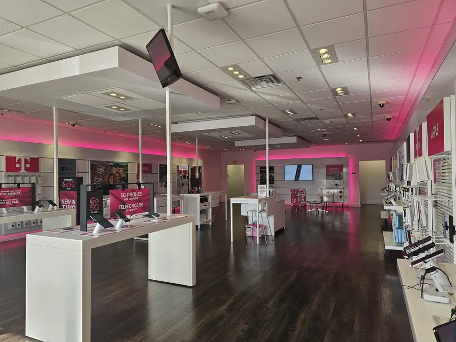 Interior photo of T-Mobile Store at Alameda & Glazebrook, Corpus Christi, TX