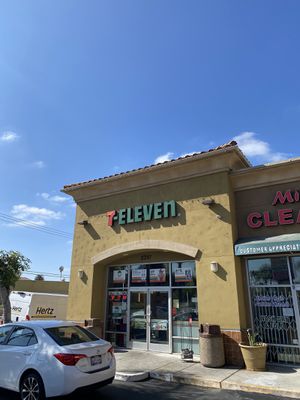 Image gallery for 7-Eleven