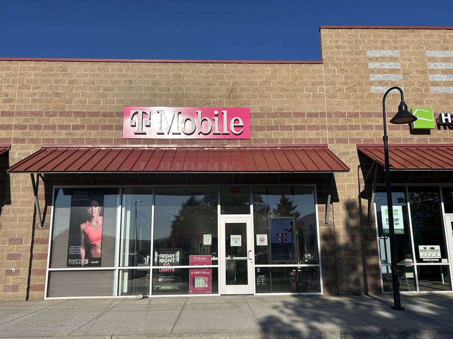 Exterior photo of T-Mobile Store at Gallatin Center, Bozeman, MT