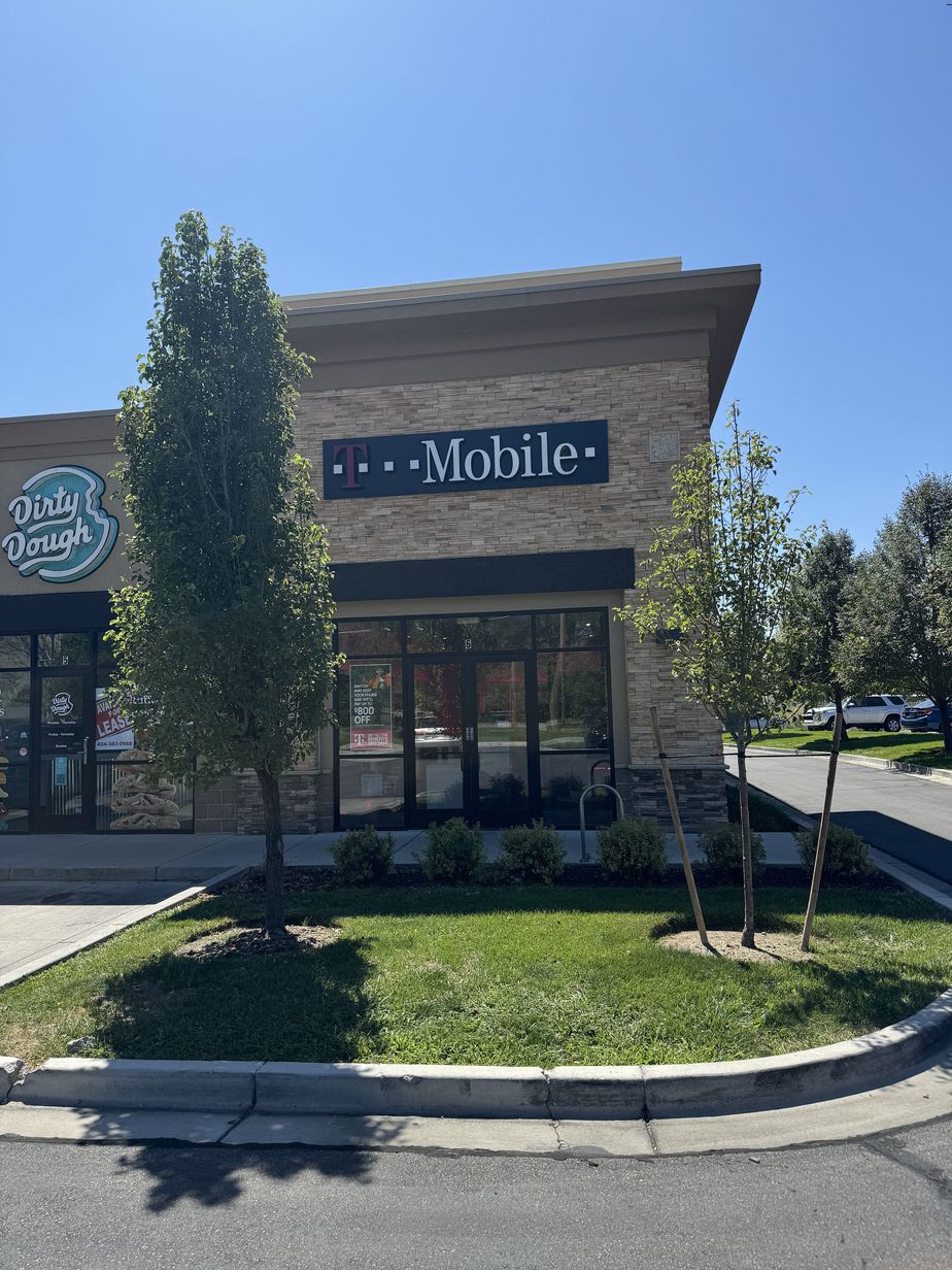Exterior photo of T-Mobile Store at W State St & N 2000 W, Pleasant Grove, UT