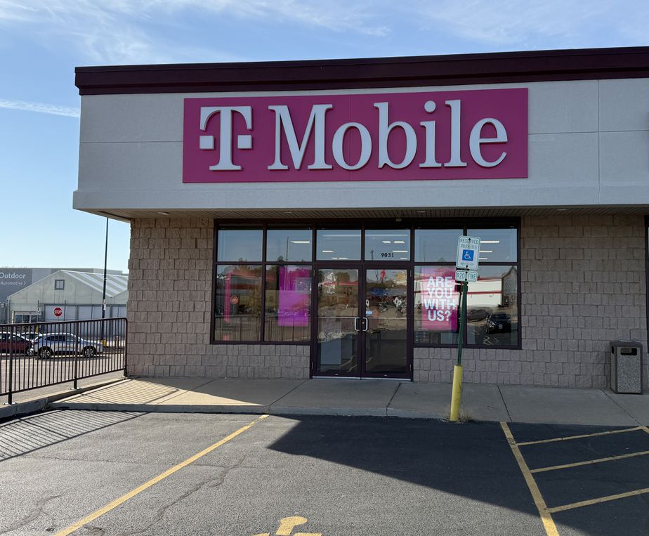 Exterior photo of T-Mobile Store at Allen & Townline, Peoria, IL