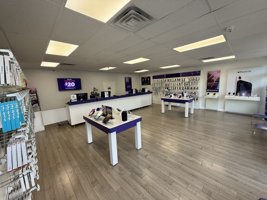 Metro by T-Mobile 2290 NW 28th St - 2290 NW 28th St 
