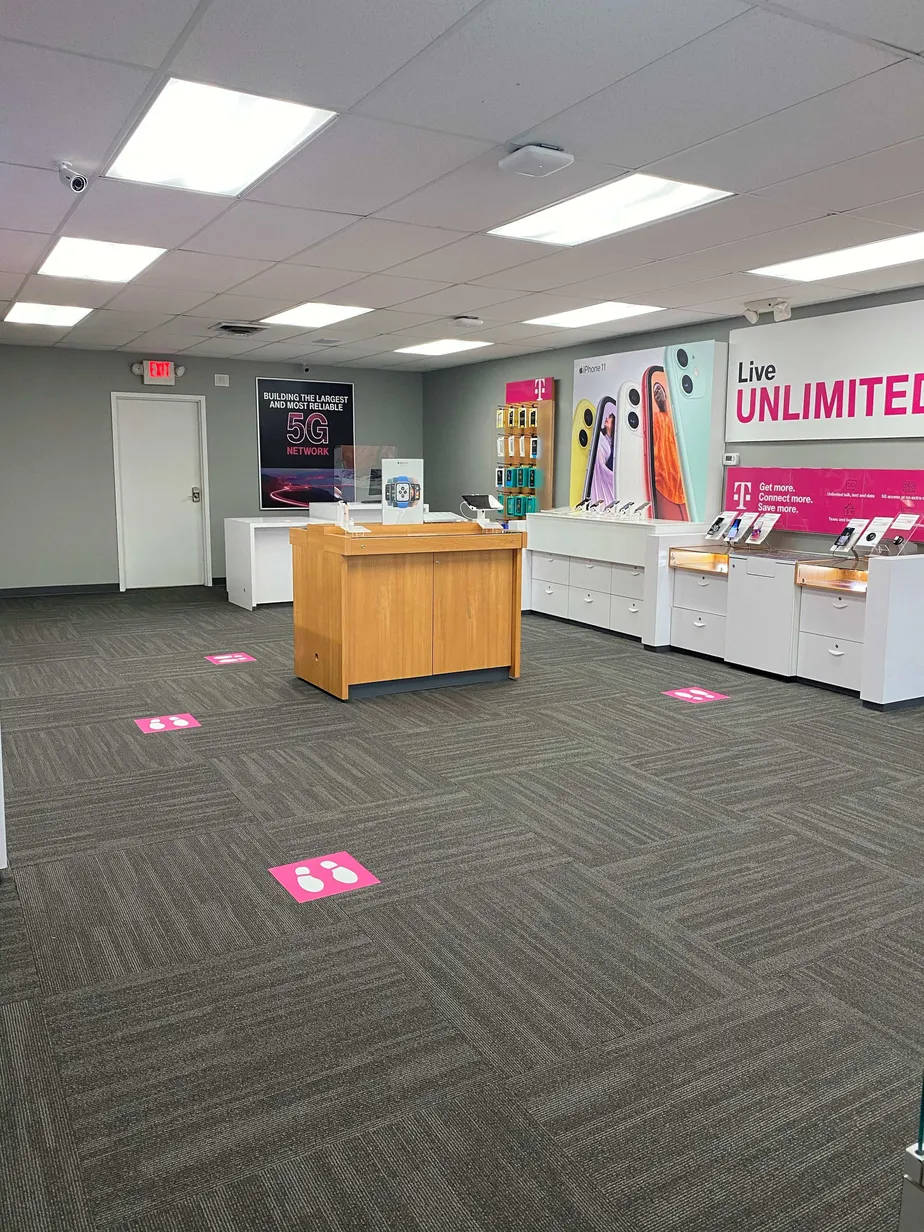  Interior photo of T-Mobile Store at S Main St & Hawthorn Dr, West Bend, WI 