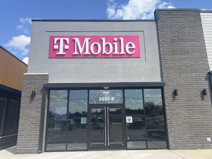 Exterior photo of T-Mobile Store at Vermilion & Boiling Springs, Danville, IL