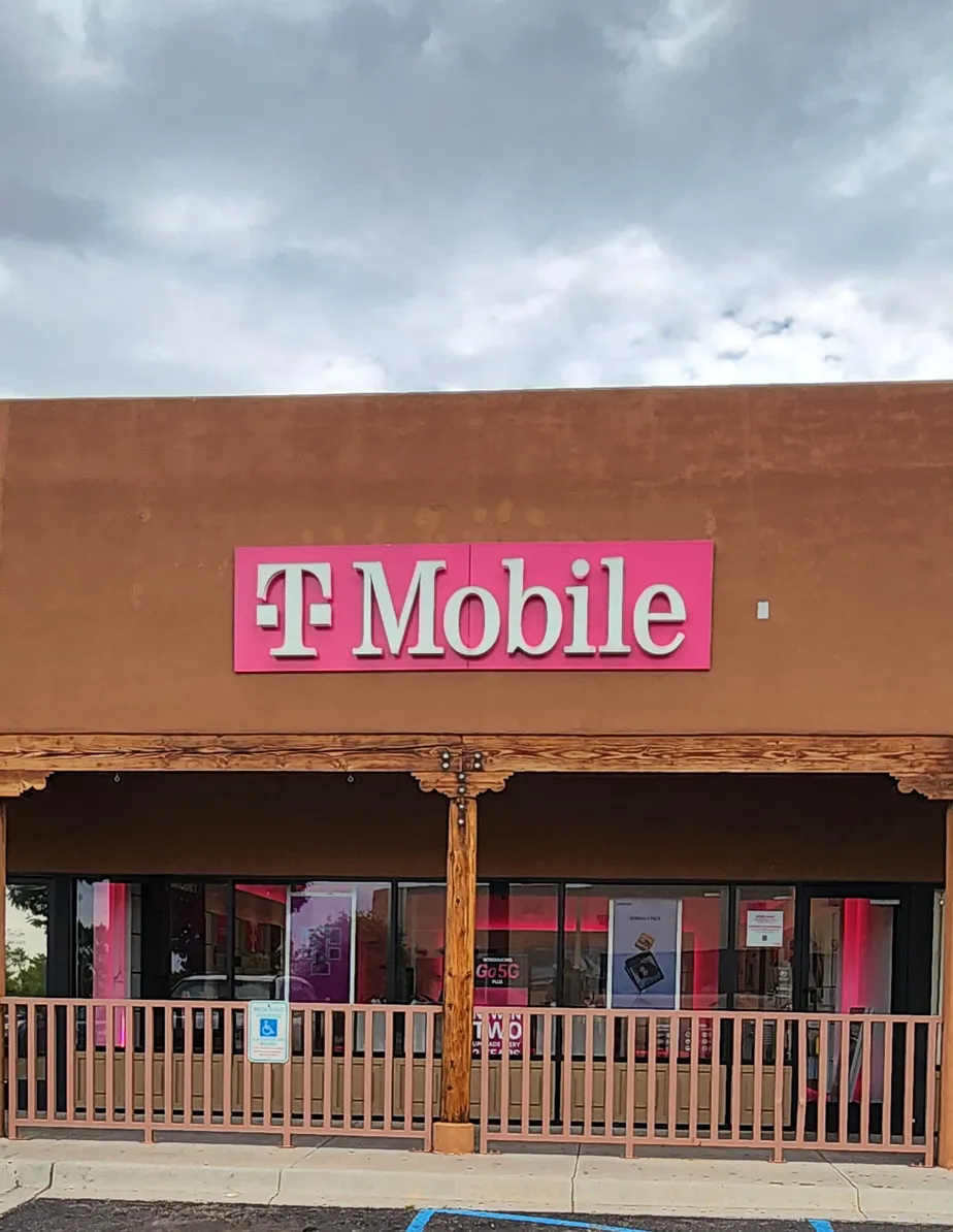 Exterior photo of T-Mobile Store at Cerrillos & Rodeo, Santa Fe, NM