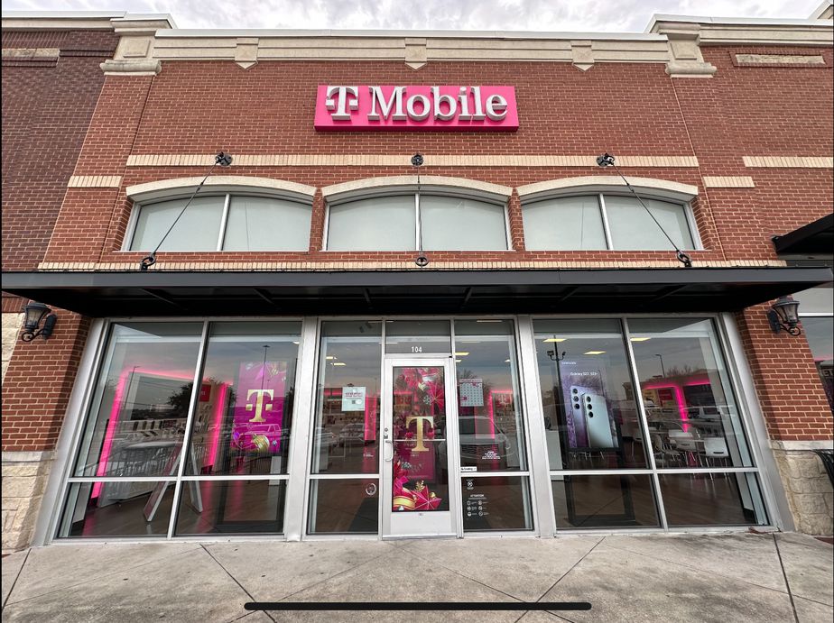  Exterior photo of T-Mobile Store at Craig Dr & Eldorado Pkwy, Mckinney, TX 